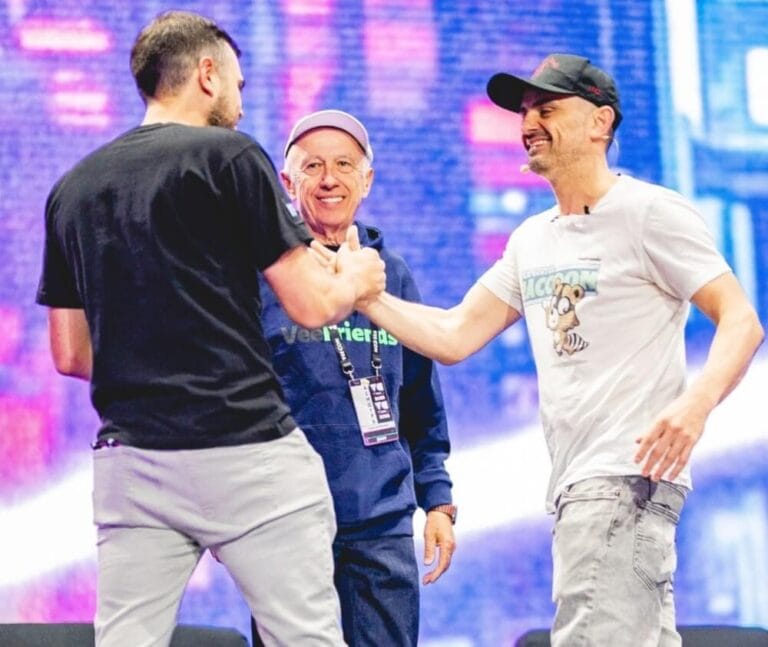 Networking moment at an event workshop